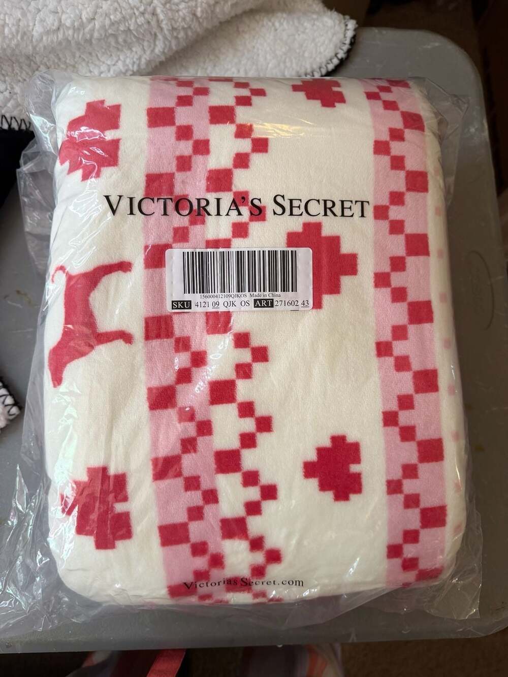 Victoria's Secret Fair Isle Plush Blanket New